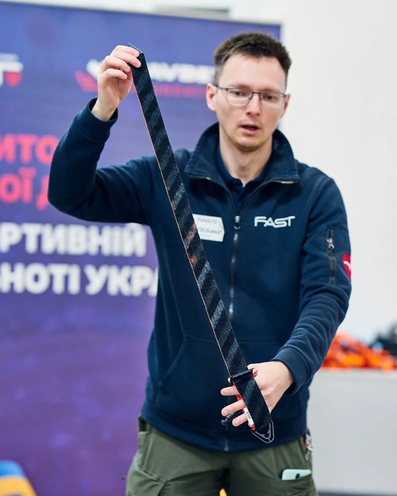 Навчання серцево-легеневій реанімації та використанню дефібрилятора FAST